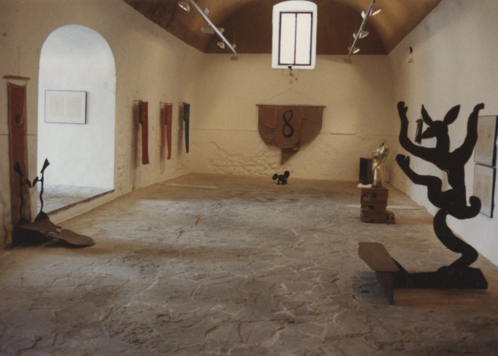47 Barry Flanagan and Marce Floris, Installation shot, 1992 (image 1)