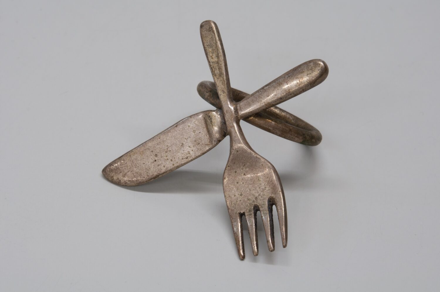 Set of six knife and fork napkin rings