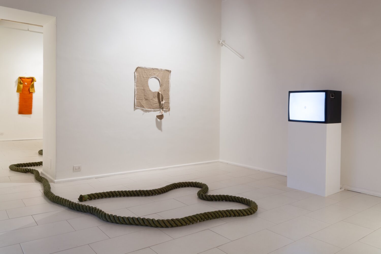 Photography by The Estate of Barry Flanagan courtesy Plubronze